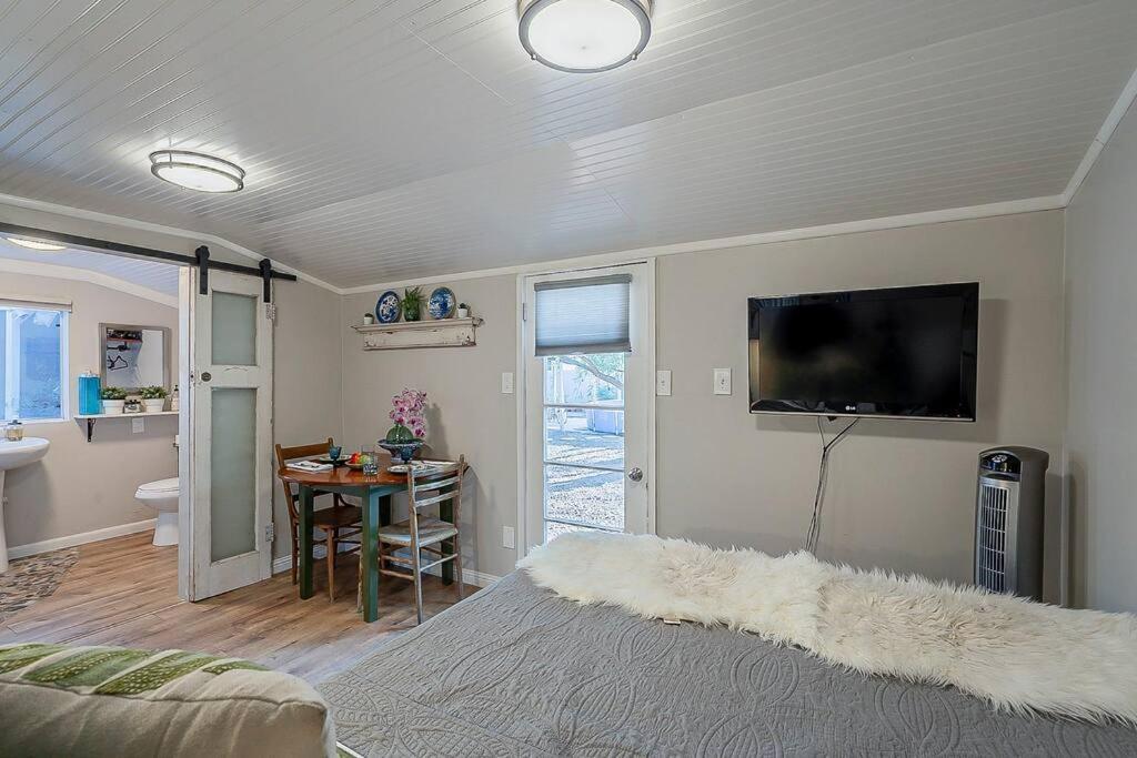 Cute Peaceful Tiny House Getaway W Backyard - Low Summer Rates! Tucson Exterior foto
