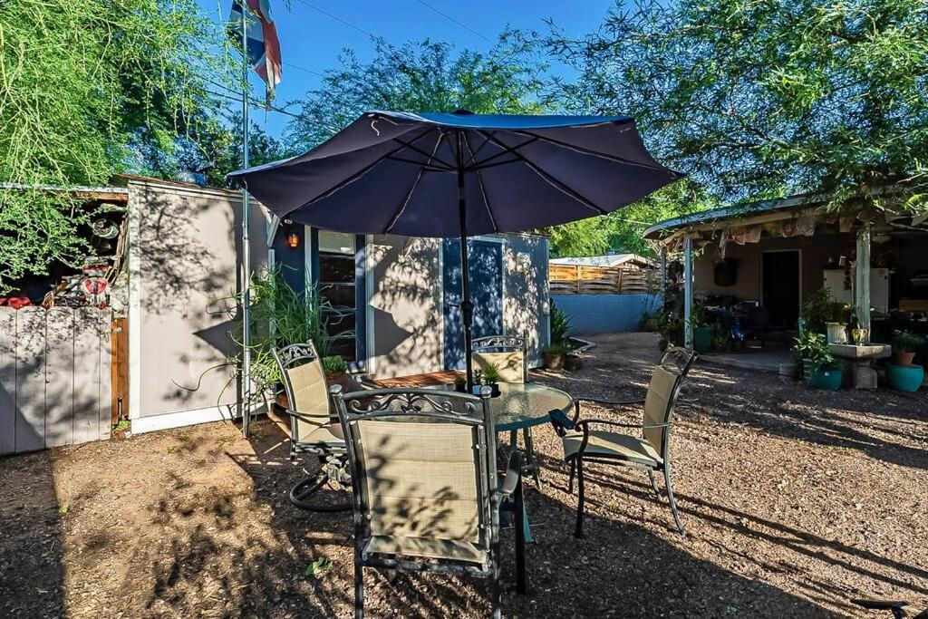 Cute Peaceful Tiny House Getaway W Backyard - Low Summer Rates! Tucson Exterior foto